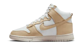 Dunk High LX Team Gold